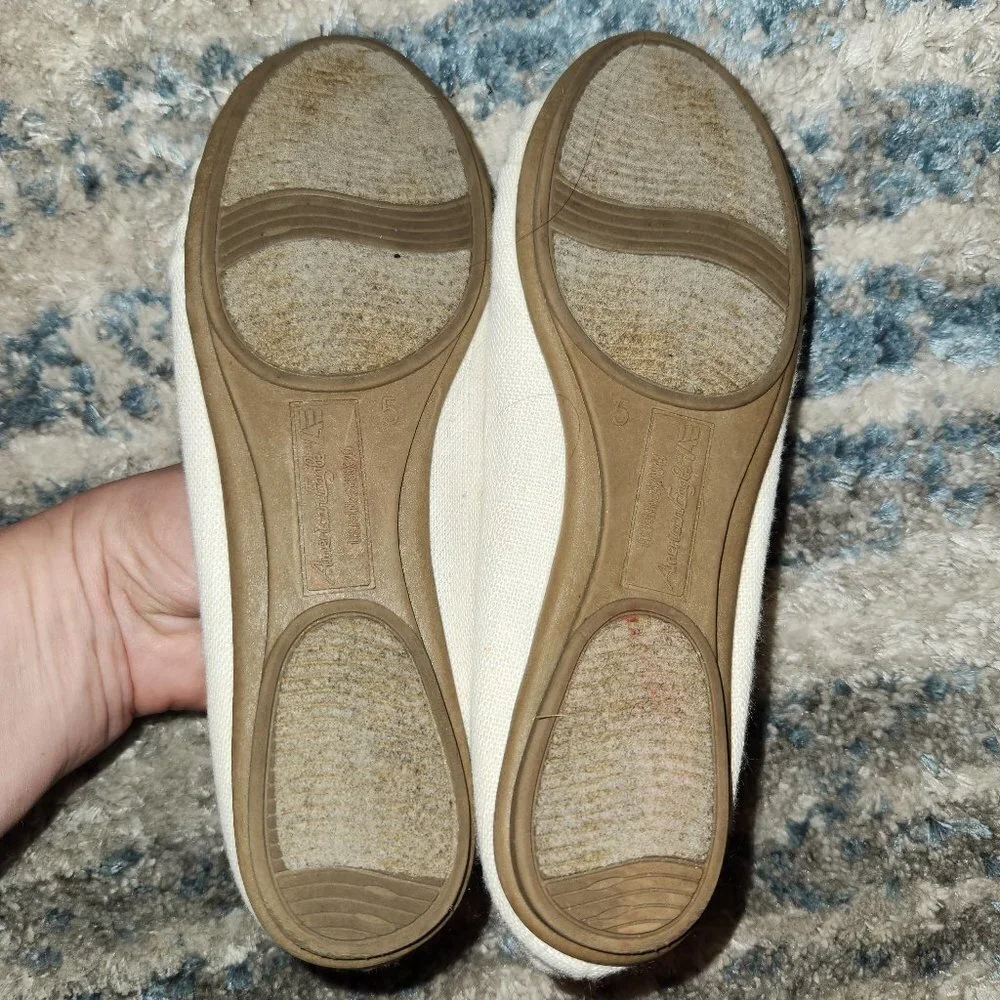 American Eagle Girls Slip-on Flats || sz 5 Like New!
